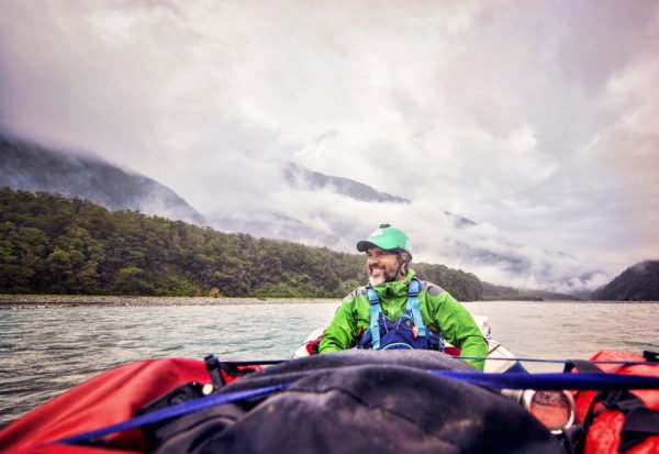 Guide rowing gear raft on Landsborough River